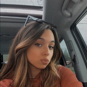 Meet your Posher, Kenzie